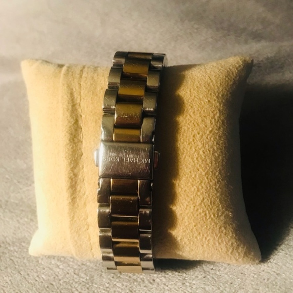 Michael Kors Two Tone Silver & Gold Bradshaw Chronograph Watch MK5912 - Picture 7 of 8